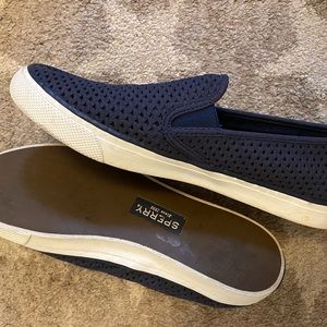 Women’s size 8 topsider flats